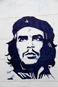 Che Guevara - dekorace na zdi domu, Camaguey. Kuba.