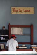 Bar la Luna, centrum města Trinidad. Kuba.