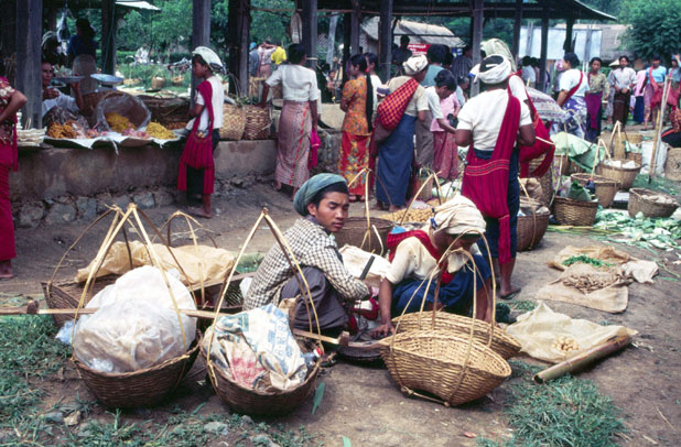 Trh. Oblast jezera Inle. Myanmar (Barma).